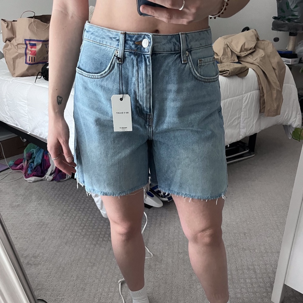 Forever 21 90s Light-wash Jean Shorts, 28 Waist